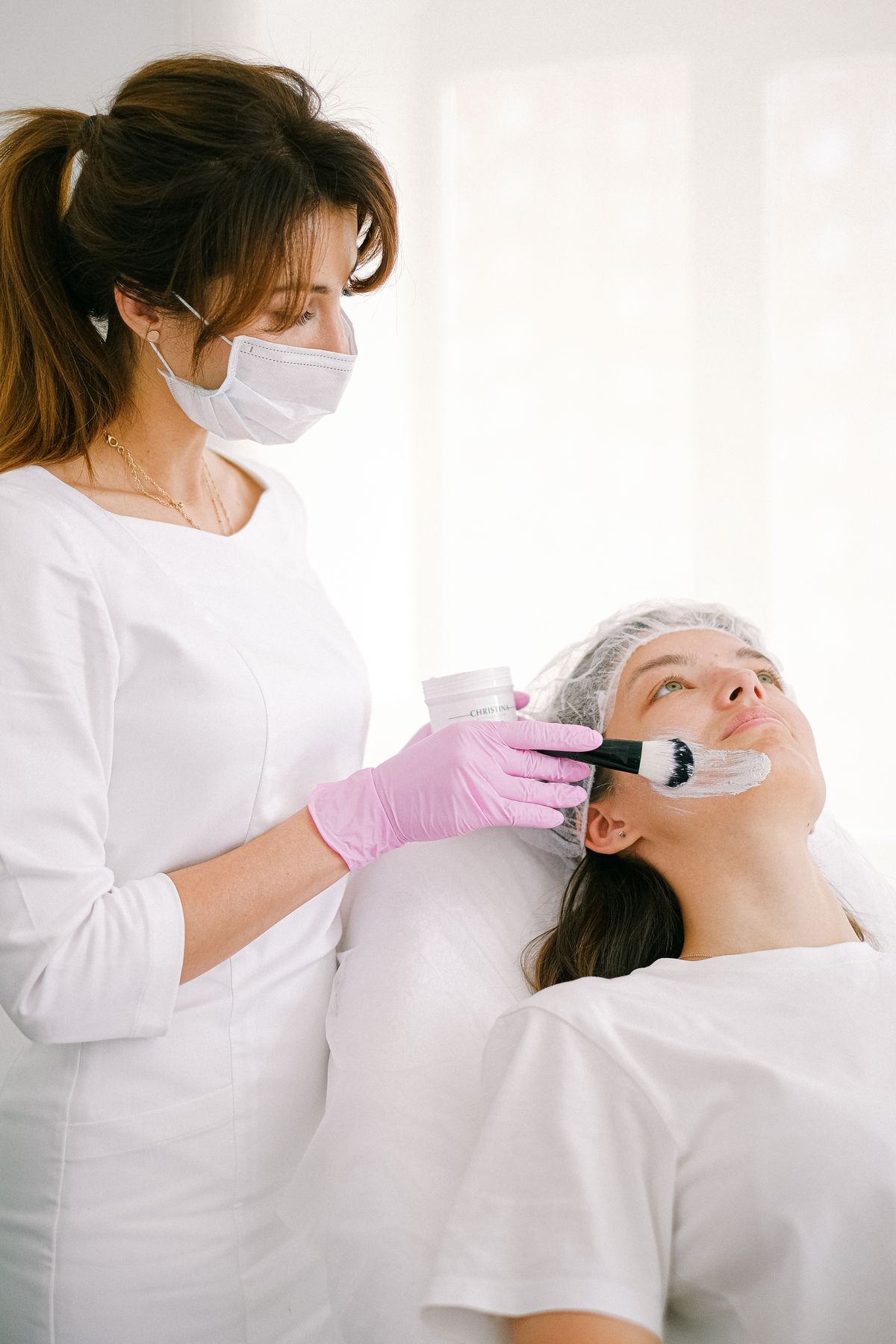 Aplicação de máscara facial profissional