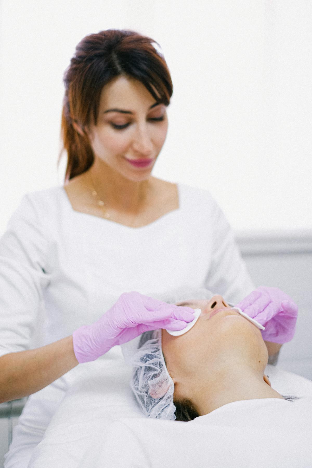 Tratamento estético em região facial